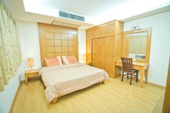Jolly Guesthouse & Restaurant Pattaya Exterior foto